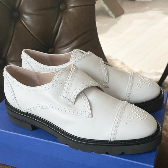 NEW UNISED White Loafers
